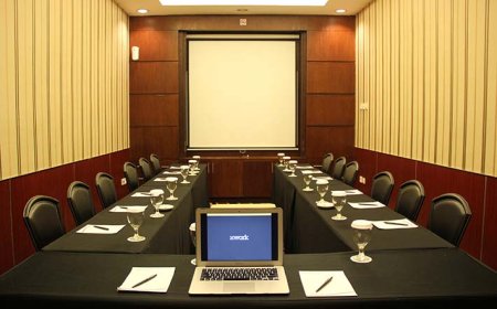 Meeting Room Hotel Bandung: Tempat Rapat Stylish & Profesional