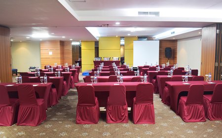 Meeting Room Hotel Surabaya: Rekomendasi Tempat Rapat Stylish & Profesional